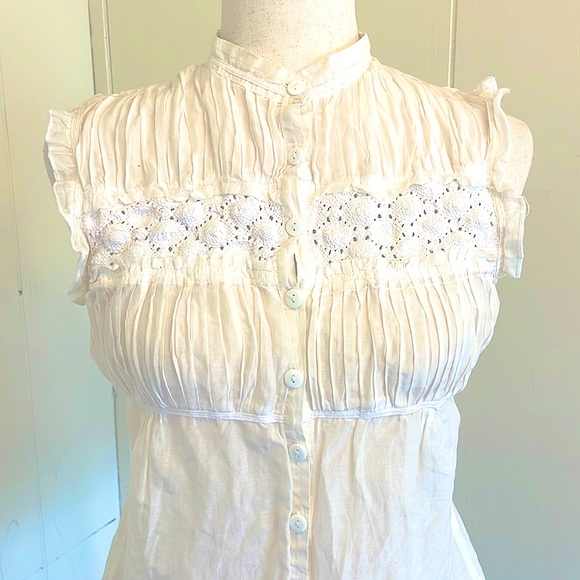 Interlúd Sleeveless Top Large White/ Off White Delicate Gently Worn Embroidery - Picture 2 of 8